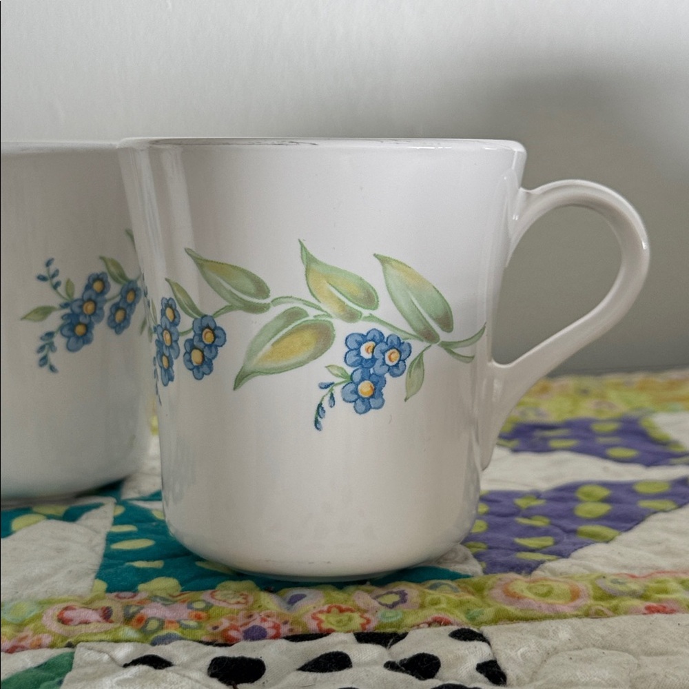 Vintage Corelle MY GARDEN Floral Patterned Ceramic Mugs - Set of 4 - Picture 3 of 6